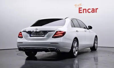 Mercedes-Benz E-Class 2017, 93330 км, за 12508.15 USD
