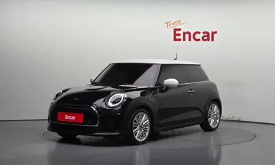 MINI Cooper · 2023 год