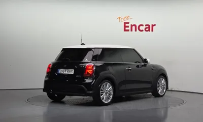 MINI Cooper 2023, 28004 км, за 14041.47 USD