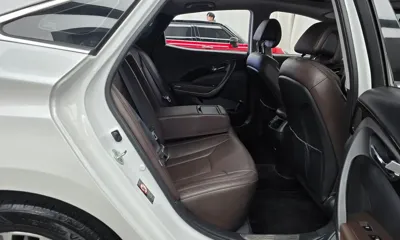 Hyundai Grandeur 2015, 140748 км, за 4294.68 USD - фото 12