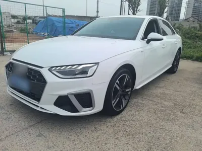 Audi A4L · 2022 год