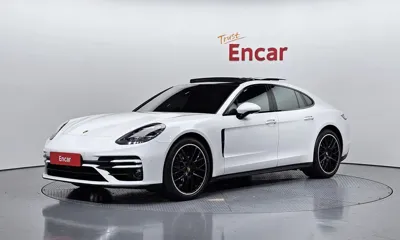 Porsche Panamera · 2022 год