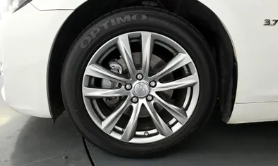 Infiniti Q70 2017, 182177 км, за 4135.49 USD