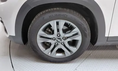 Kia Seltos 2023, 56017 км, за 12472.1 USD
