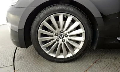 Hyundai Equus 2013, 219669 км, за 4164.47 USD