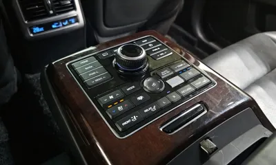Hyundai Equus 2013, 219669 км, за 4164.47 USD - фото 19