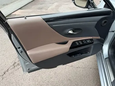 Lexus ES 2024, 19000 км, за 26381.43 USD - фото 6