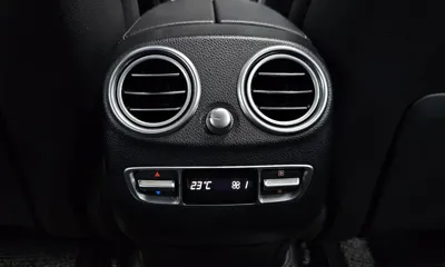 Mercedes-Benz GLC-Class 2018, 98842 км, за 18084.85 USD - фото 28