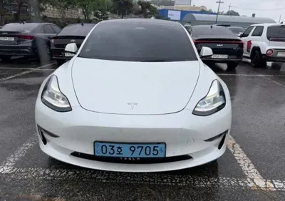 Tesla Model 3 · 2022 год