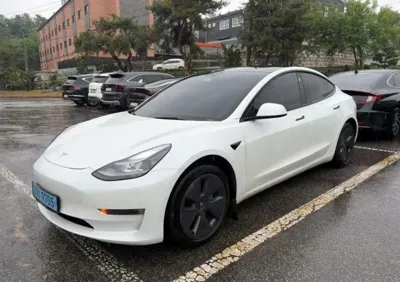 Tesla Model 3 2022, 84306 км, за 5070.53 USD