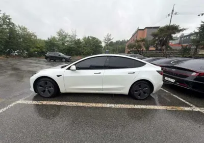 Tesla Model 3 2022, 84306 км, за 5070.53 USD