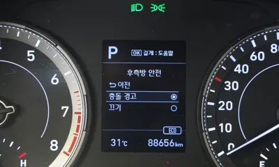 Hyundai Venue 2020, 88656 км, за 8008.4 USD - фото 15