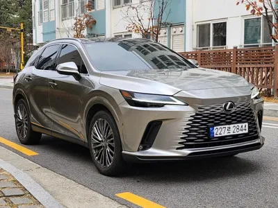 Lexus RX 2024, 61000 км, за 46884.14 USD