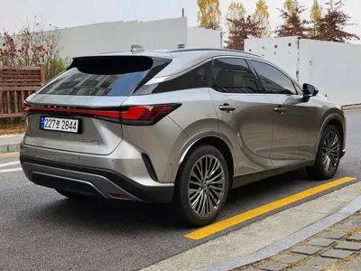 Lexus RX 2024, 61000 км, за 46884.14 USD