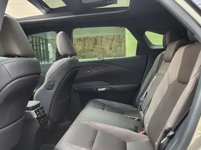 Lexus RX 2024, 61000 км, за 46884.14 USD - фото 8