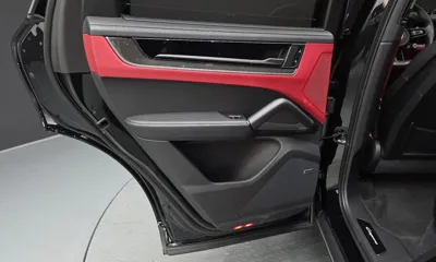 Porsche Cayenne 2024, 12727 км, за 98485.31 USD - фото 25