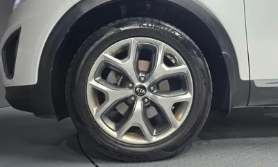 Kia Sorento 2016, 152459 км, за 8775.7 USD