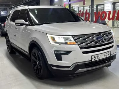 Ford Explorer · 2019 год