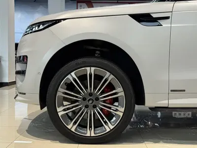Land Rover Sport 2025, 10000 км, за 129279.42 USD