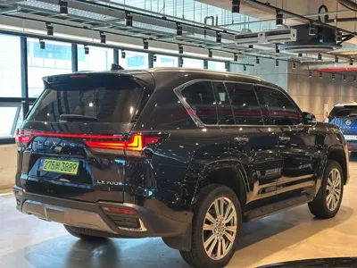 Lexus LX 2025, 14672 км, за 138440.33 USD