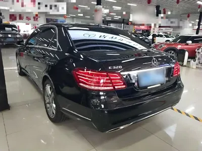 Mercedes-Benz E-Class 2015, 158000 км, за 11433.18 USD