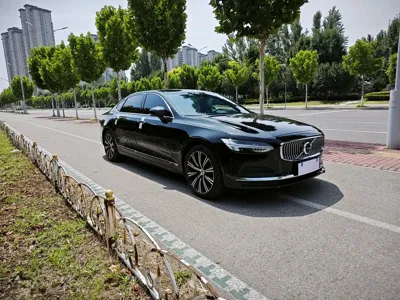 Volvo S90 2023, 50000 км, за 25845.12 USD