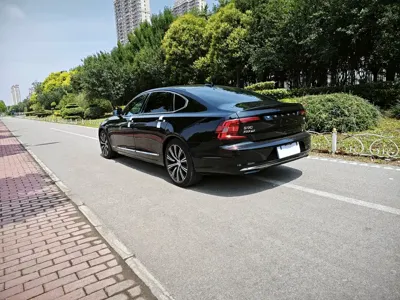 Volvo S90 2023, 50000 км, за 26037.19 USD - фото 10