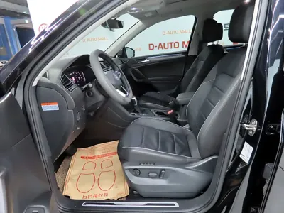 Volkswagen Tiguan 2023, 52176 км, за 19307.02 USD - фото 10