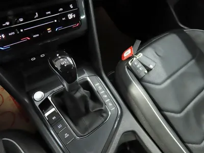 Volkswagen Tiguan 2023, 52176 км, за 19307.02 USD - фото 14