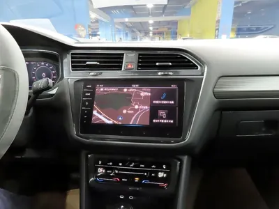 Volkswagen Tiguan 2023, 52176 км, за 19307.02 USD - фото 19