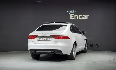 Jaguar XF 2018, 129419 км, за 6236.05 USD