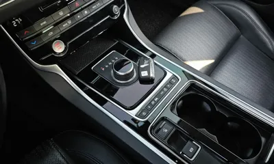 Jaguar XF 2018, 129419 км, за 6180.07 USD - фото 9