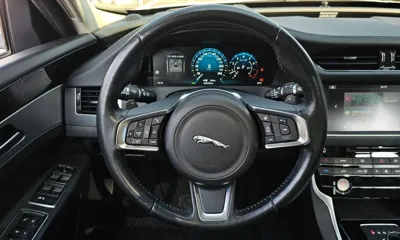 Jaguar XF 2018, 129419 км, за 6180.07 USD - фото 13