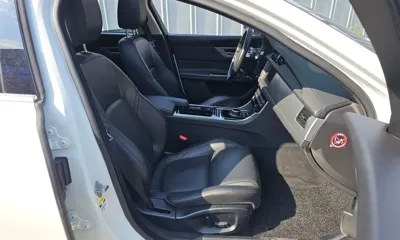 Jaguar XF 2018, 129419 км, за 6180.07 USD - фото 26