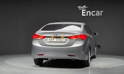 Hyundai Avante 2013, 72658 км, за 3387.62 USD