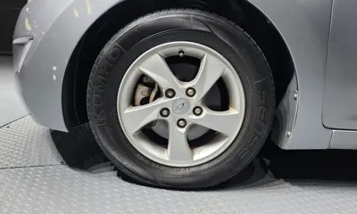 Hyundai Avante 2013, 72658 км, за 3387.62 USD