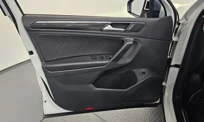 Volkswagen Tiguan 2021, 26373 км, за 22102.31 USD - фото 24