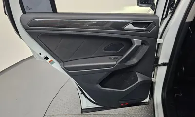 Volkswagen Tiguan 2021, 26373 км, за 22102.31 USD - фото 25