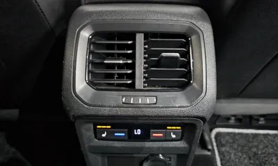 Volkswagen Tiguan 2021, 26373 км, за 22102.31 USD - фото 31