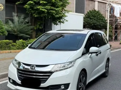 Honda Odyssey · 2015 год