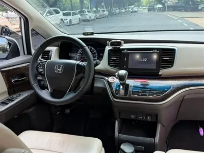 Honda Odyssey 2015, 130000 км, за 10270.55 USD