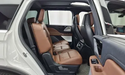 Lincoln Aviator 2023, 22773 км, за 32853.01 USD - фото 12