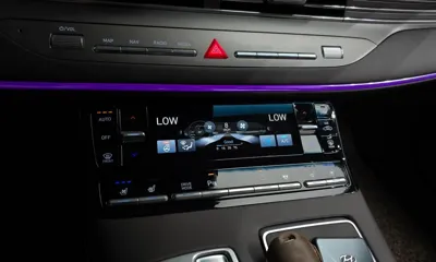 Hyundai Grandeur 2020, 52317 км, за 19804.57 USD - фото 31