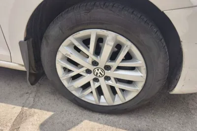 Volkswagen Santana 2015, 158800 км, за 4999 USD