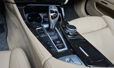 BMW 5-Series 2016, 98161 км, за 9580.44 USD - фото 9