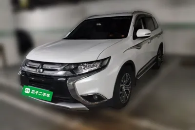 Mitsubishi Outlander · 2018 год