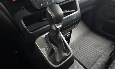 Hyundai Staria 2023, 119379 км, за 13010.68 USD - фото 9