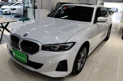 BMW i3 · 2022 год
