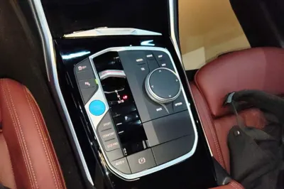 BMW i3 2022, 42200 км, за 24141 USD - фото 13