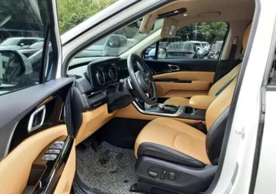 Kia Canival 2023, 86723 км, за 4174.87 USD